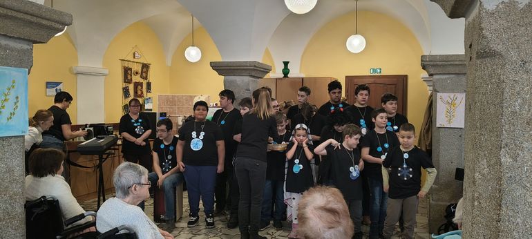 Srdečné zimní setkání ve Sloupu v Čechách - speciální třídy 