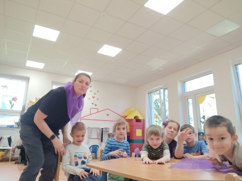 Fialový den