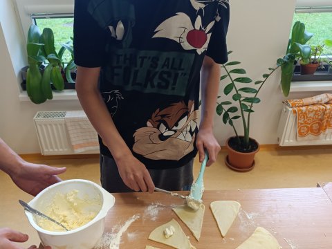 Pečení svatomartinských rohlíčků 6.C
